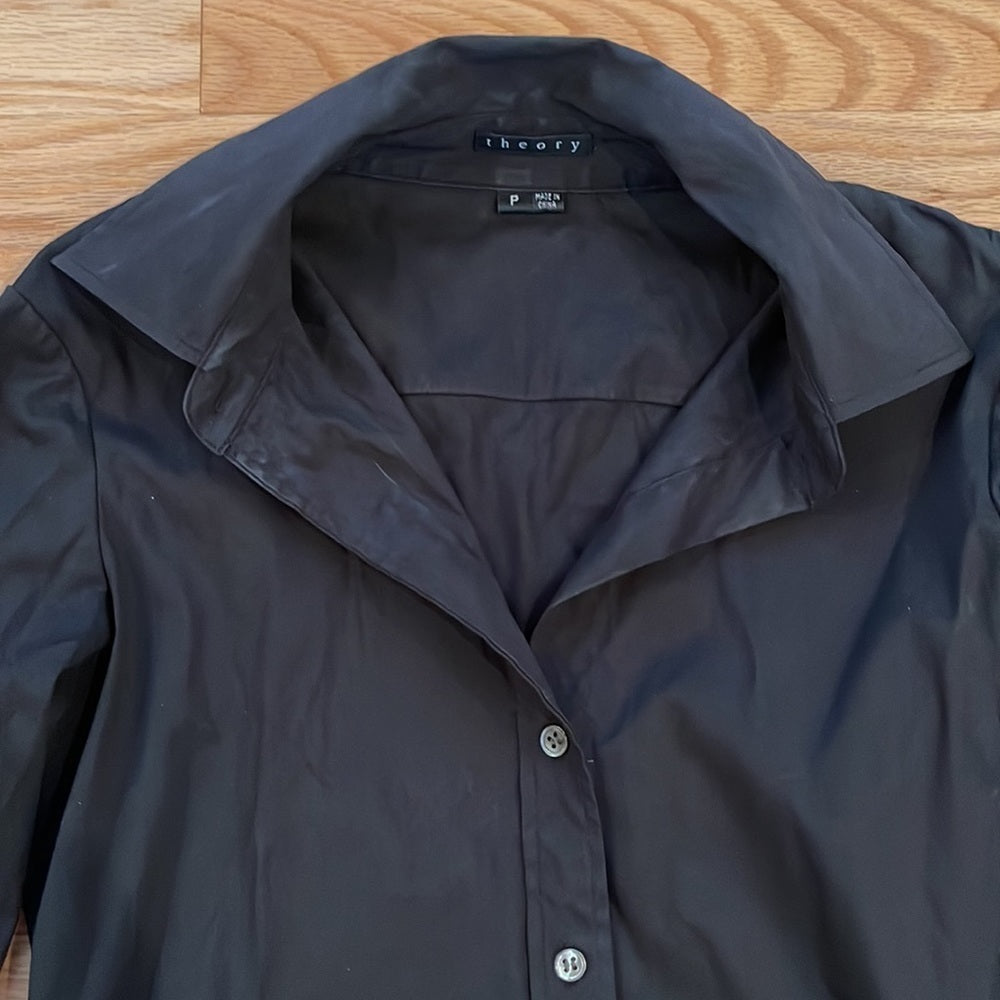 WOMEN’S Theory Black Button Down Shirt Size Petite