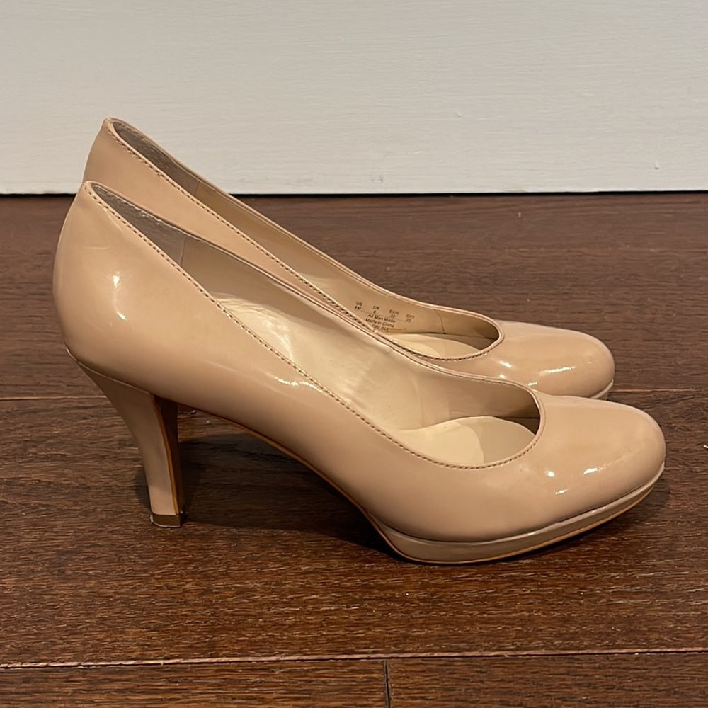 Franco Sarto Women’s Beige Patent Leather Pumps Size 8