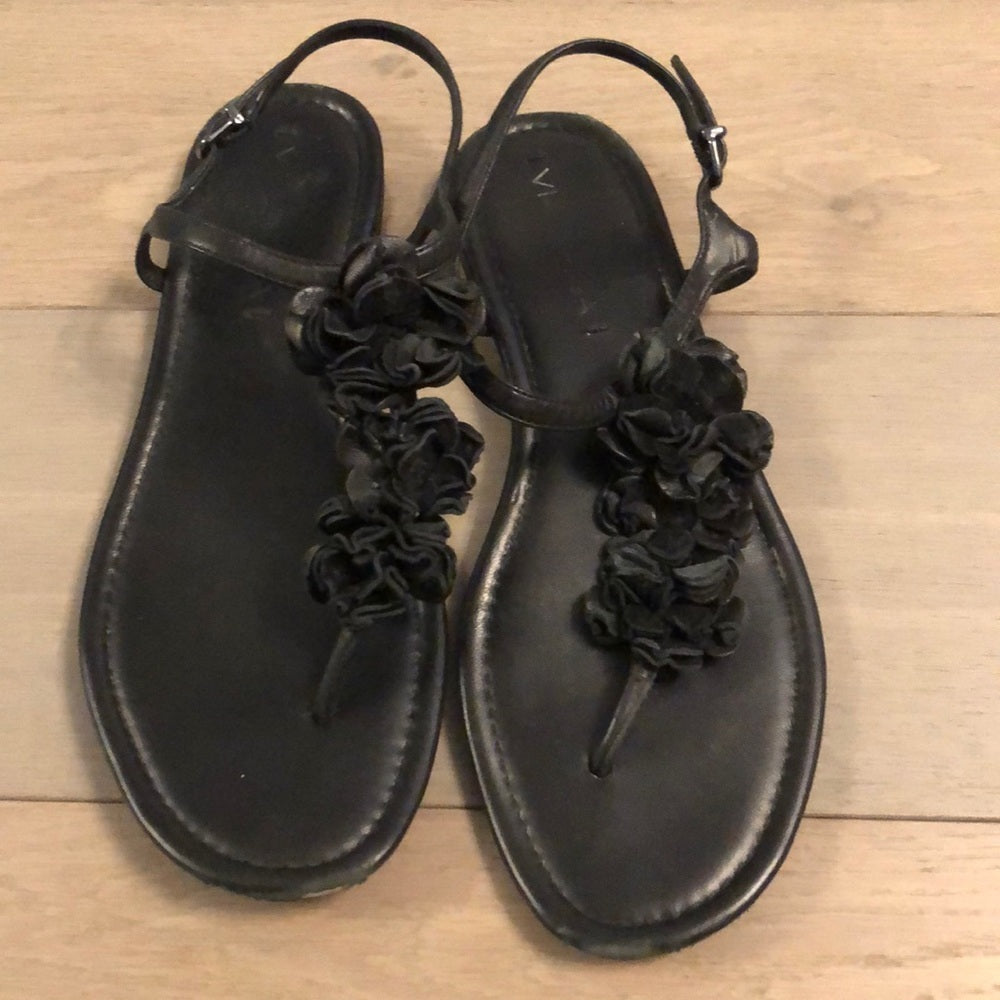 Via Spiga T Strap Black Sandals Size 8.5