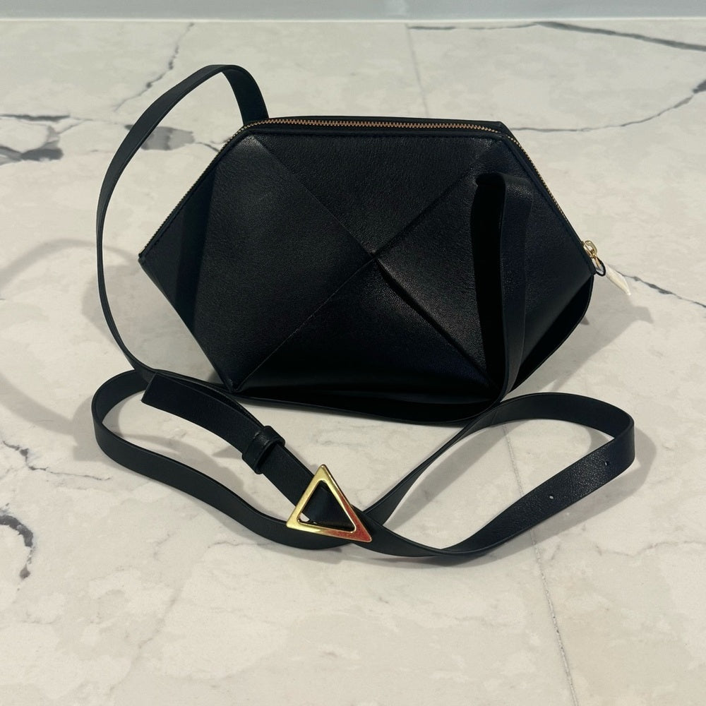 NWT Bottega Veneta Black Intrecciato Nappa Hexagon Mini Crossbody