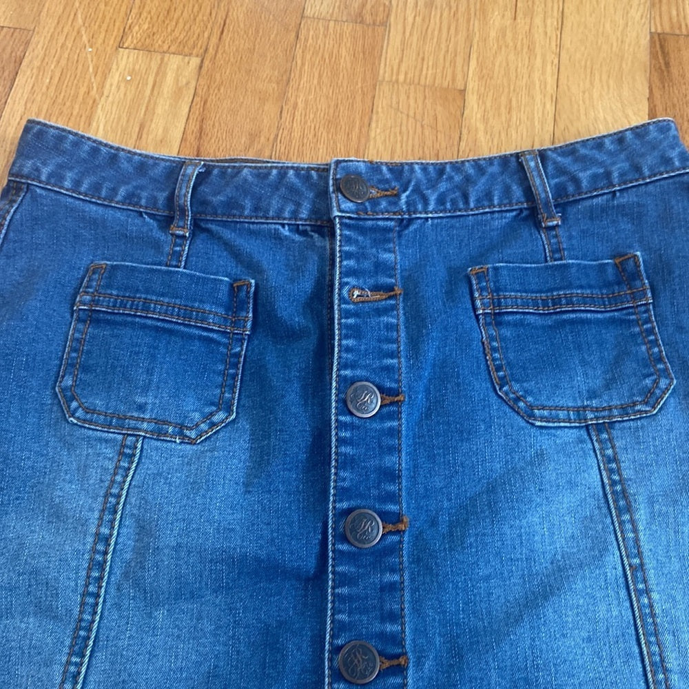 Women’s American Rag jean skirt. Blue. Size 11