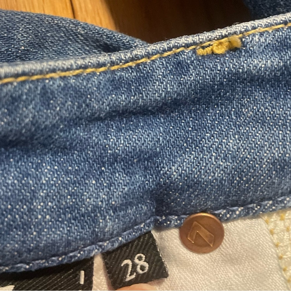 7 For All Mankind Blue Jeans Size 28