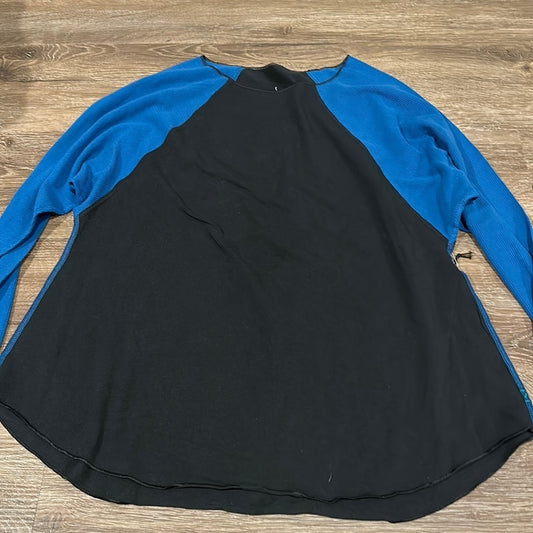 NWT Nancy Rose Performance Long Sleeve - Size 6