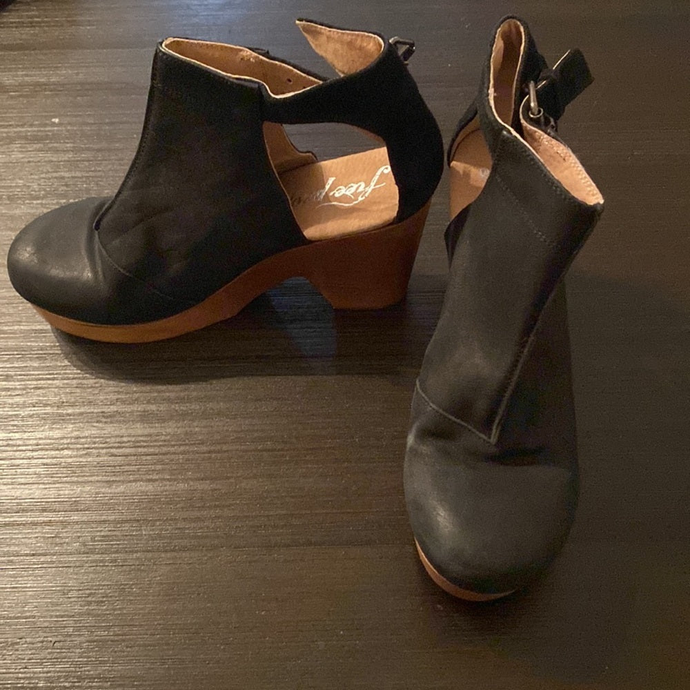 Free People Women’s Size 40 Black Heels