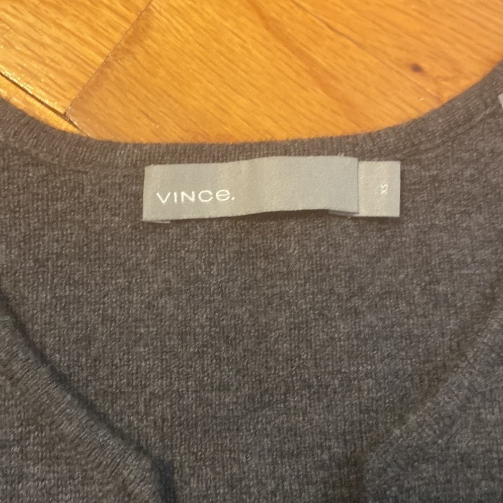 Women’s Vince sweater. Grey. Size XS