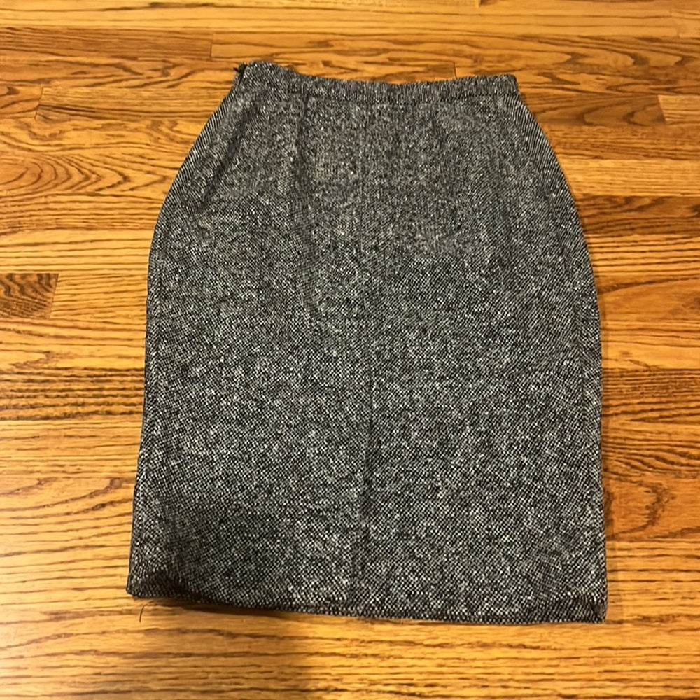 Prada Woman’s Wool Skirt Size 42/ Size 6