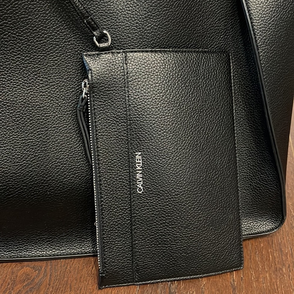 Calvin Klein Women’s Black Shoulder Bag