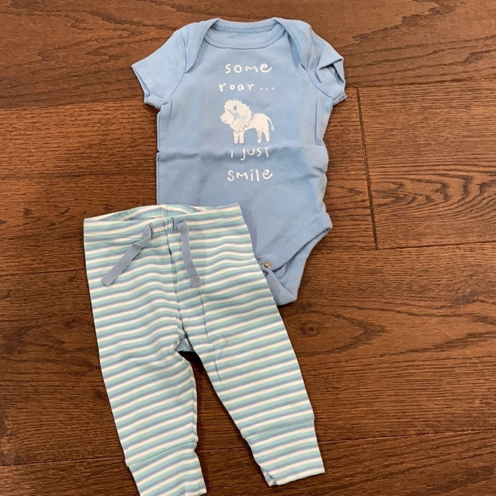 Boys Size 0-3 months bundle of clothes