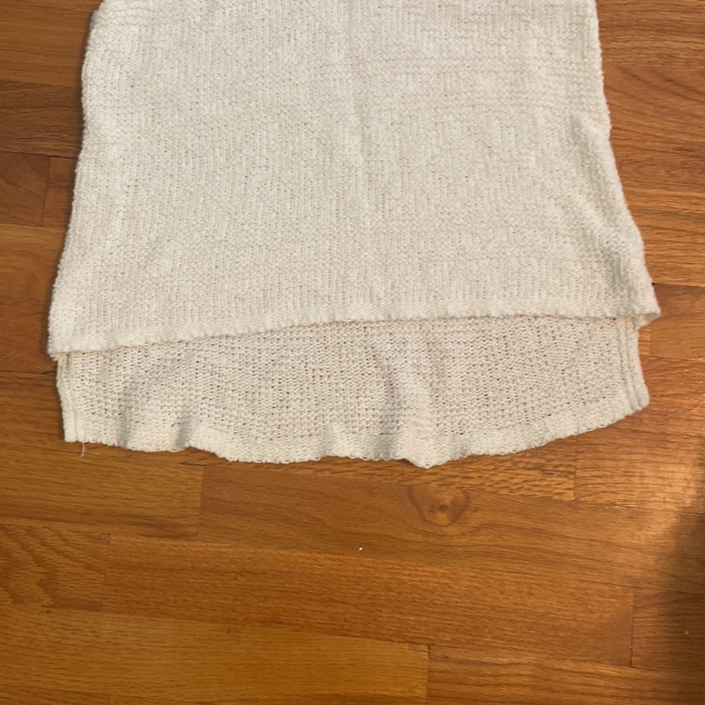 WOMEN’S Madewell sleeveless white sweater. Size S