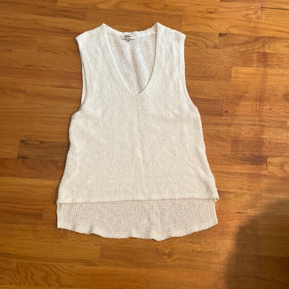 WOMEN’S Madewell sleeveless white sweater. Size S