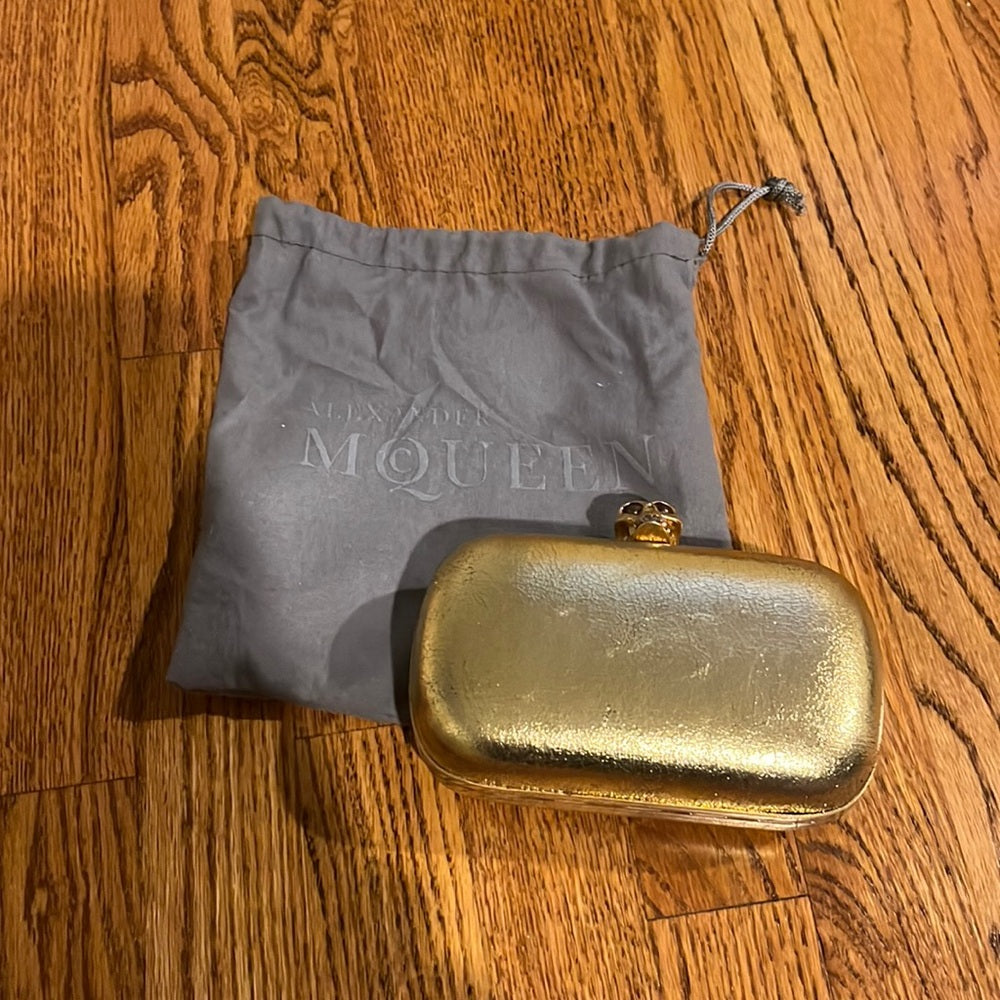 NWT Alexander Mqueen Woman’s Gold Skull Clutch Bag