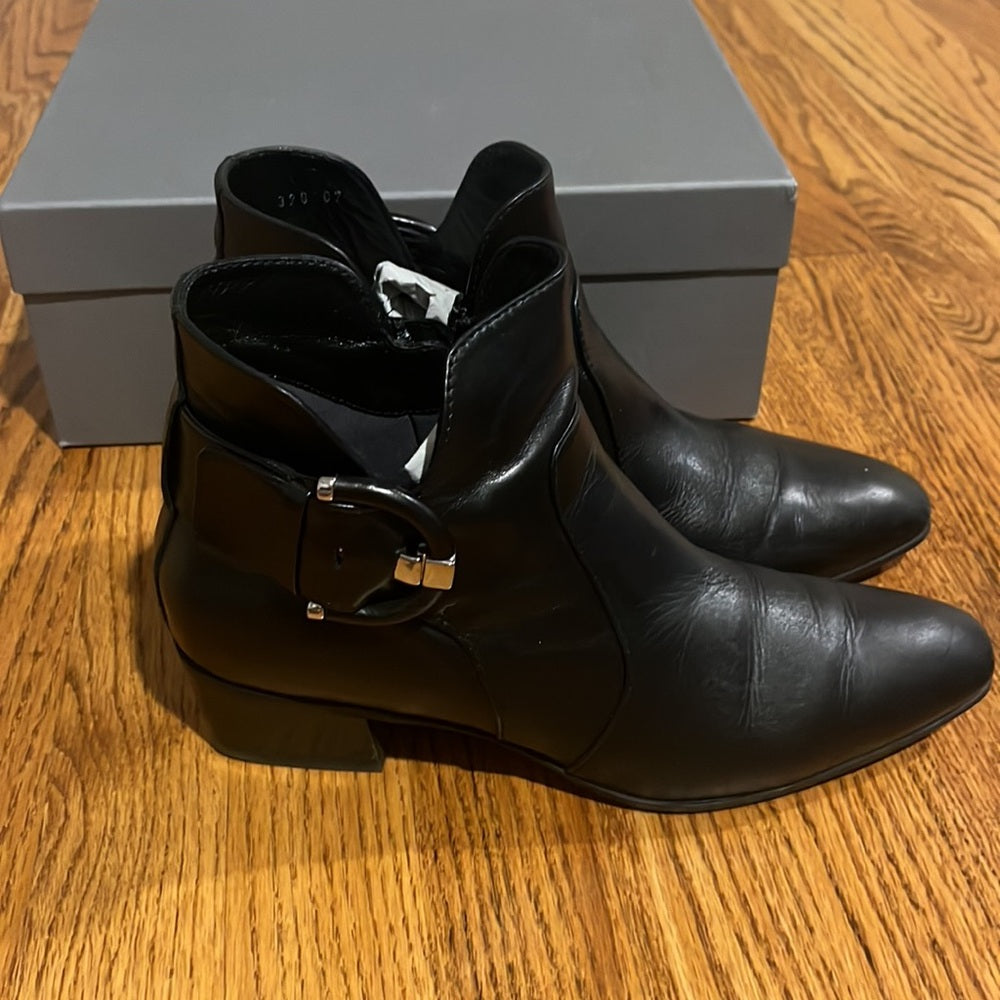 Aquatalia Woman’s Black Fiamma Calf Boots Size 9M