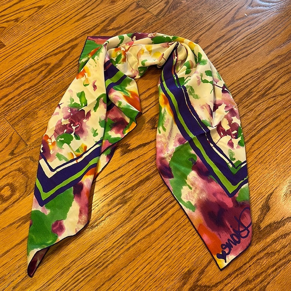 Diane Von Furstenberg Woman’s Colorful Scarf