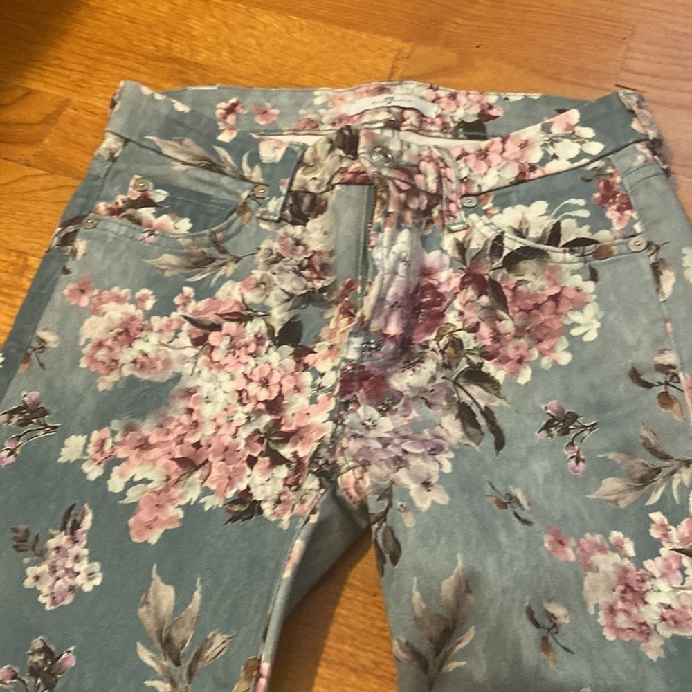 Women’s 7 for all mankind jeans. Blue with floral design. Size 25