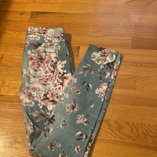 Women’s 7 for all mankind jeans. Blue with floral design. Size 25