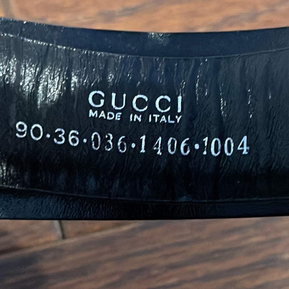 Gucci Women’s G Black Leather Belt with Silver Buckle