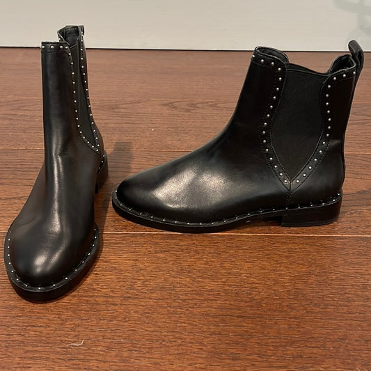 Rebecca Minkoff Women’s Black Flat Pull On Boots Size 6.5