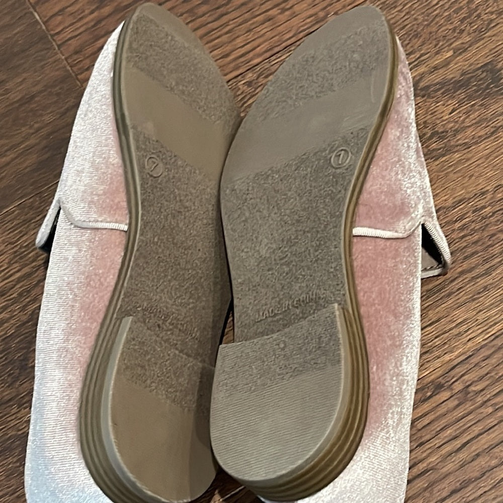 GAP Women’s Slip On Shoes Size 7