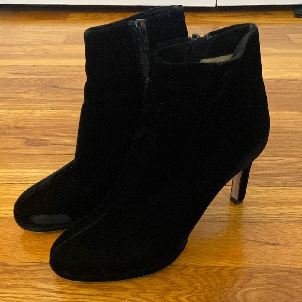 Hobbs Women’s Black Velvet Heeled Booties Size 37