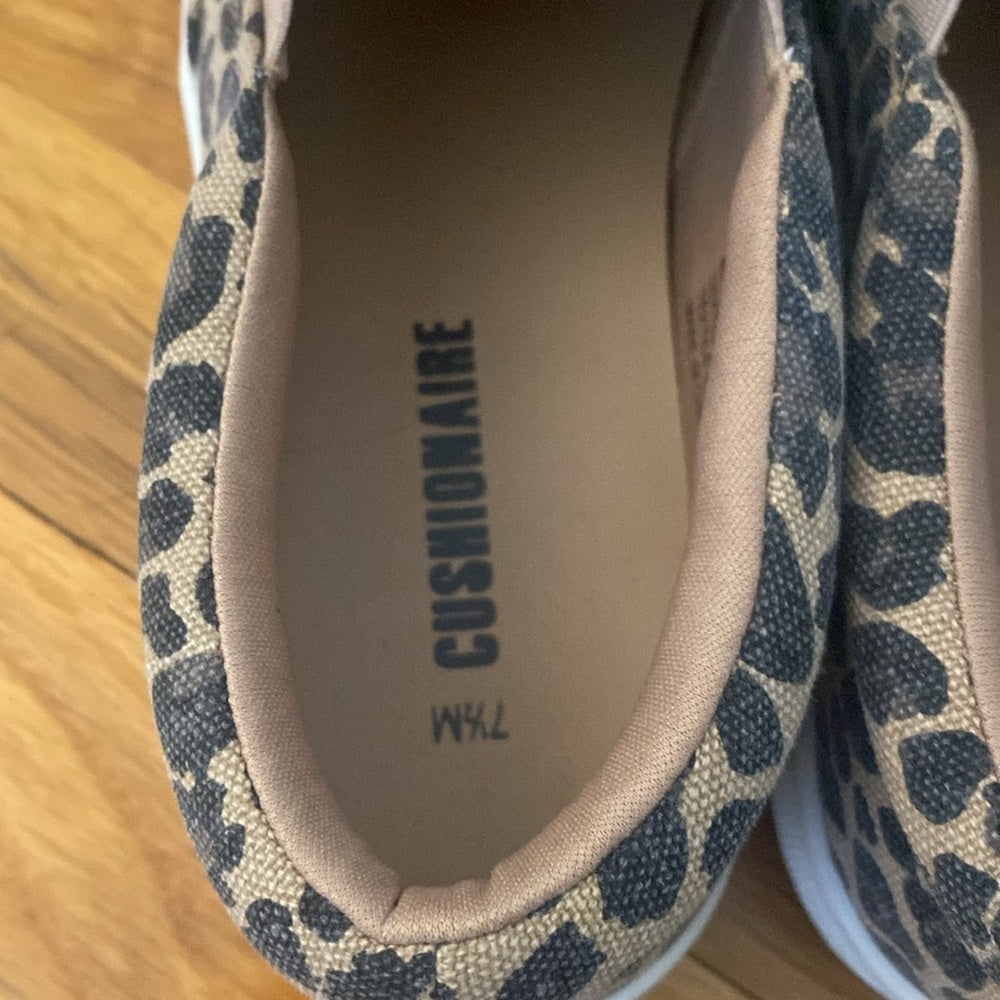 Cushionaire Women’s Tan Cheetah Print Slip On Sneakers Size 7.5