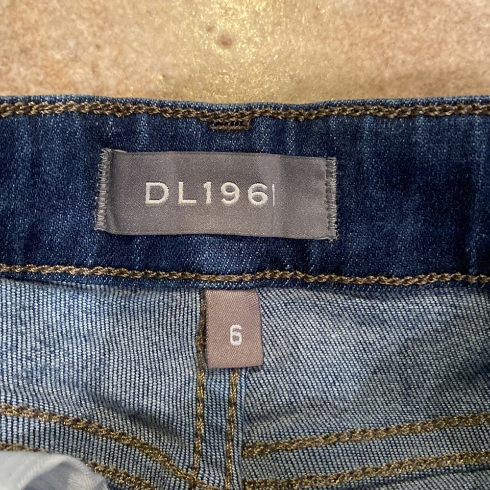 DL 1961 kids size 6 dark wash jeans