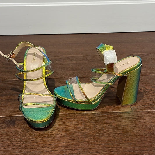 Qupid Women’s Brand New Iridescent Platform Sandals Size 9