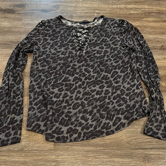 Generation Love Women’s Cheetah V-Neck - Size Small