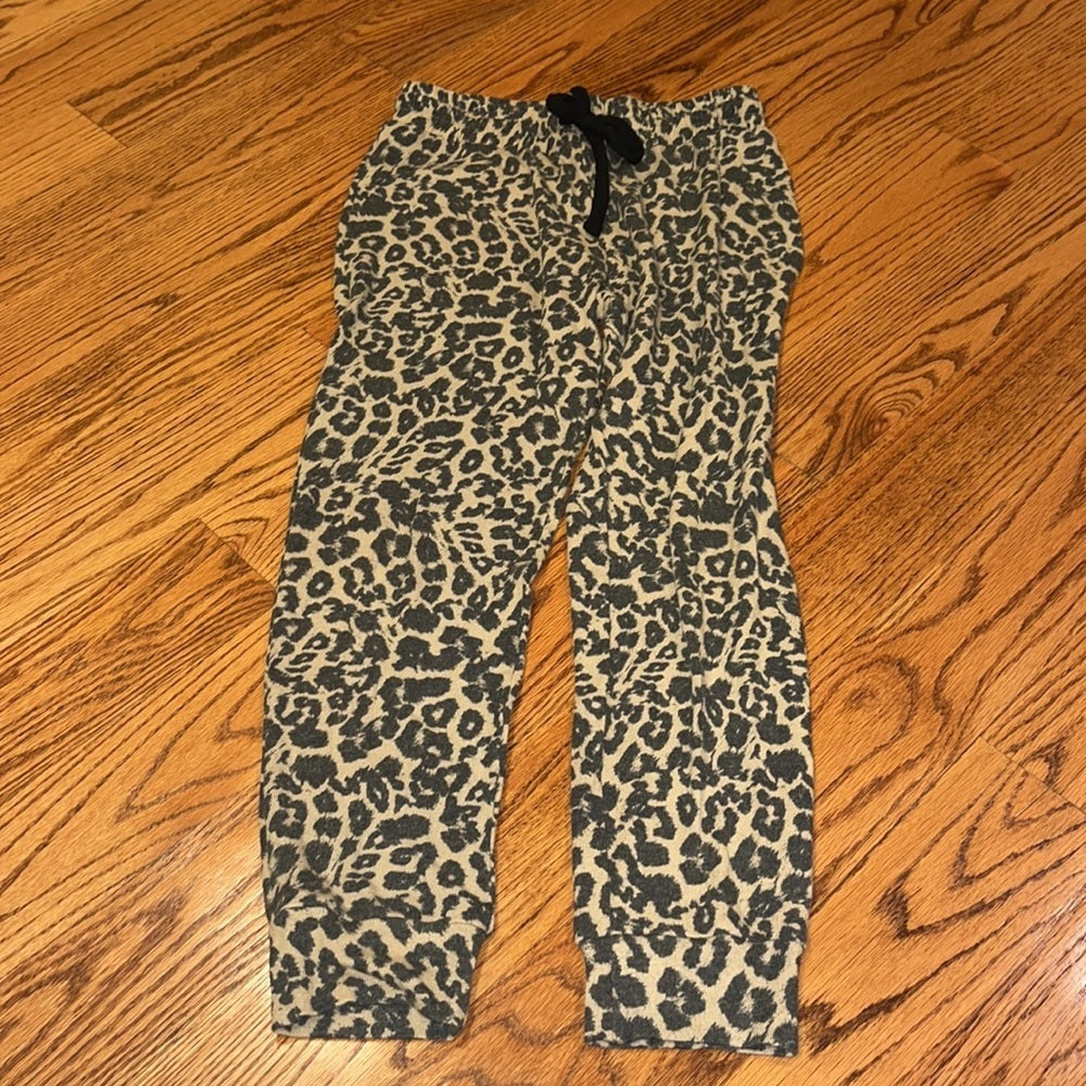 LNA Woman’s Leopard Print Sweatshirt Set Size S