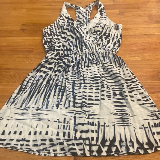 Women’s Parker dress. White and blue. Size XS