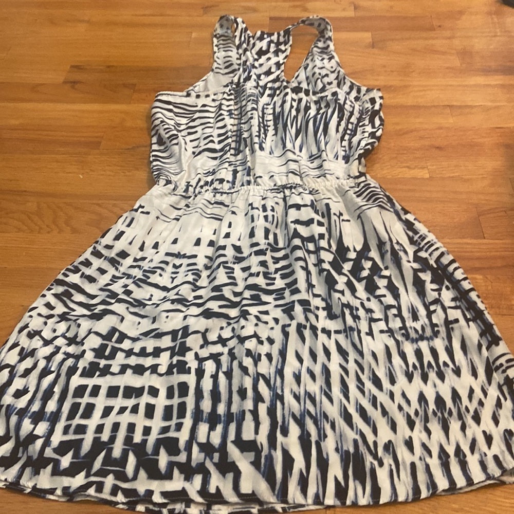 Women’s Parker dress. White and blue. Size XS