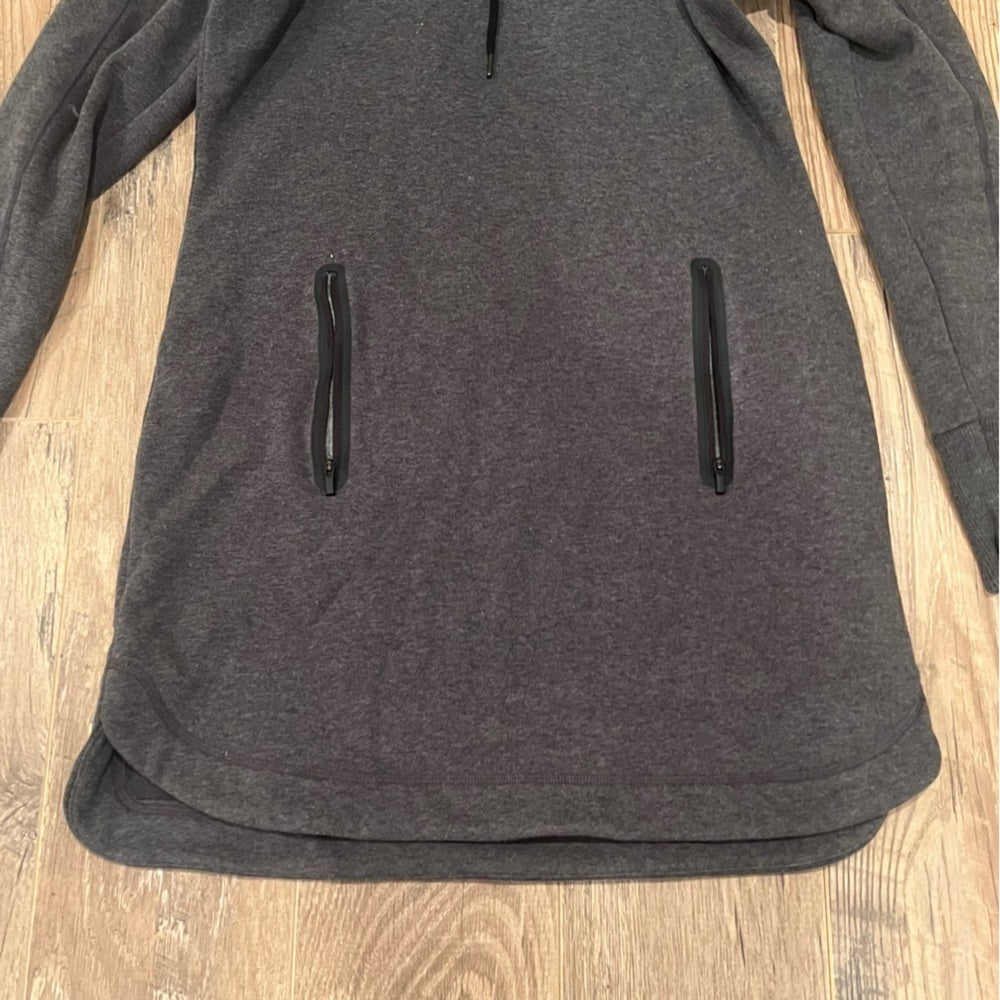 Athleta Woman’s Gray Sweatshirt Size Small