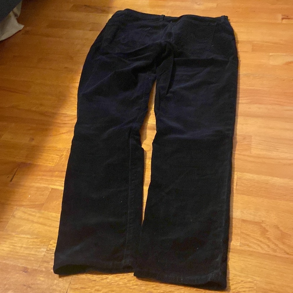 Women’s AG corduroy pants. Black. Size 29R