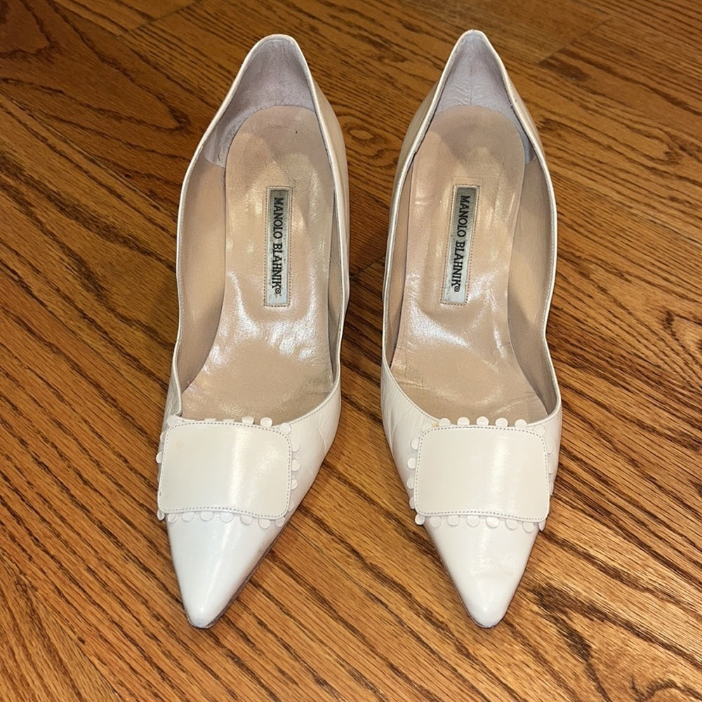 Manolo Blahnik Woman’s Cream Heels Size EU 40.5