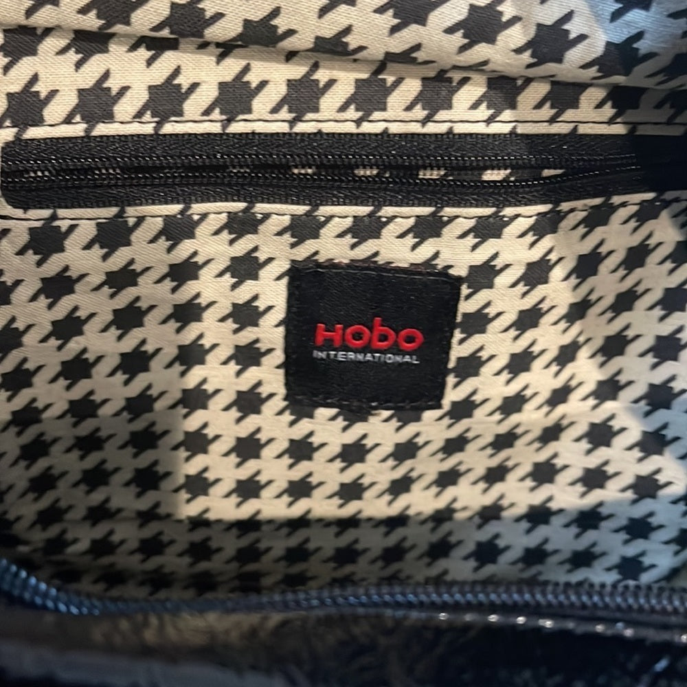 HOBO Black Patent Clutch