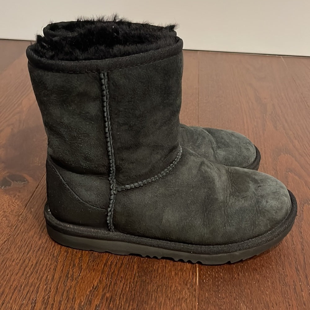 Ugg Girls Black Boots Size 4