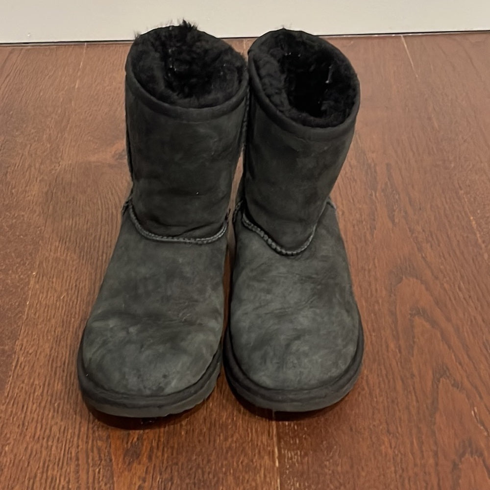 Ugg Girls Black Boots Size 4