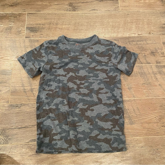 Cat & Jack Kids Camouflage T-Shirt Size M (8/10)