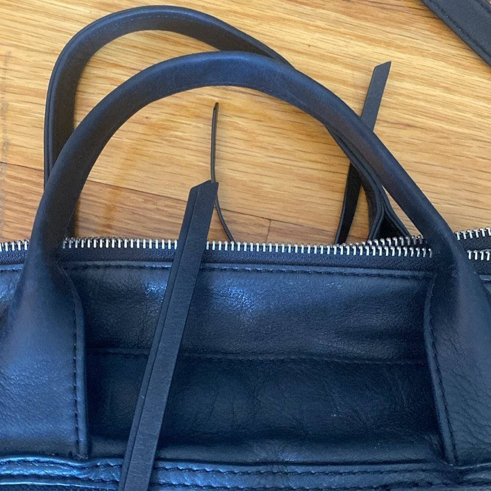 Botkier Women’s Black Shoulder Bag With Zipper Detailing OS