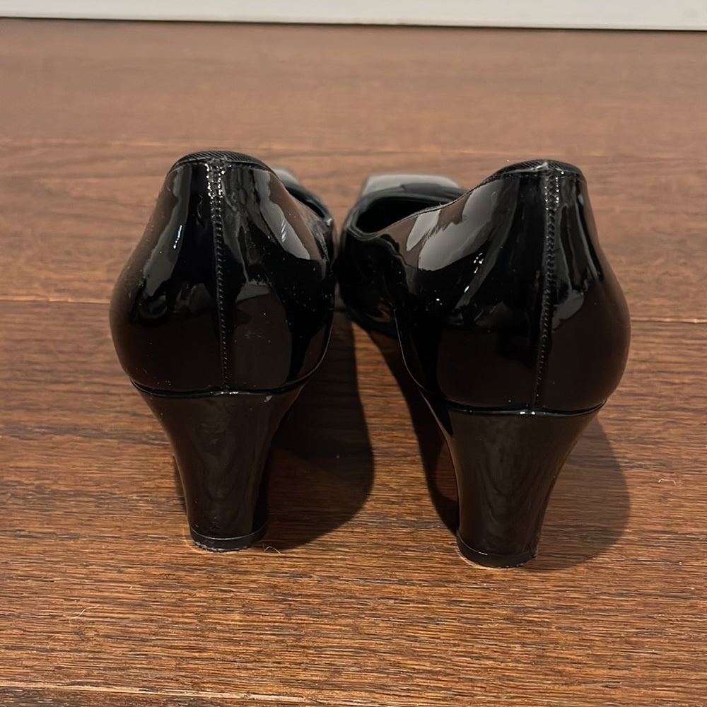 Salvatore Ferragamo Women’s Black Patent Leather Pumps Size 7.5