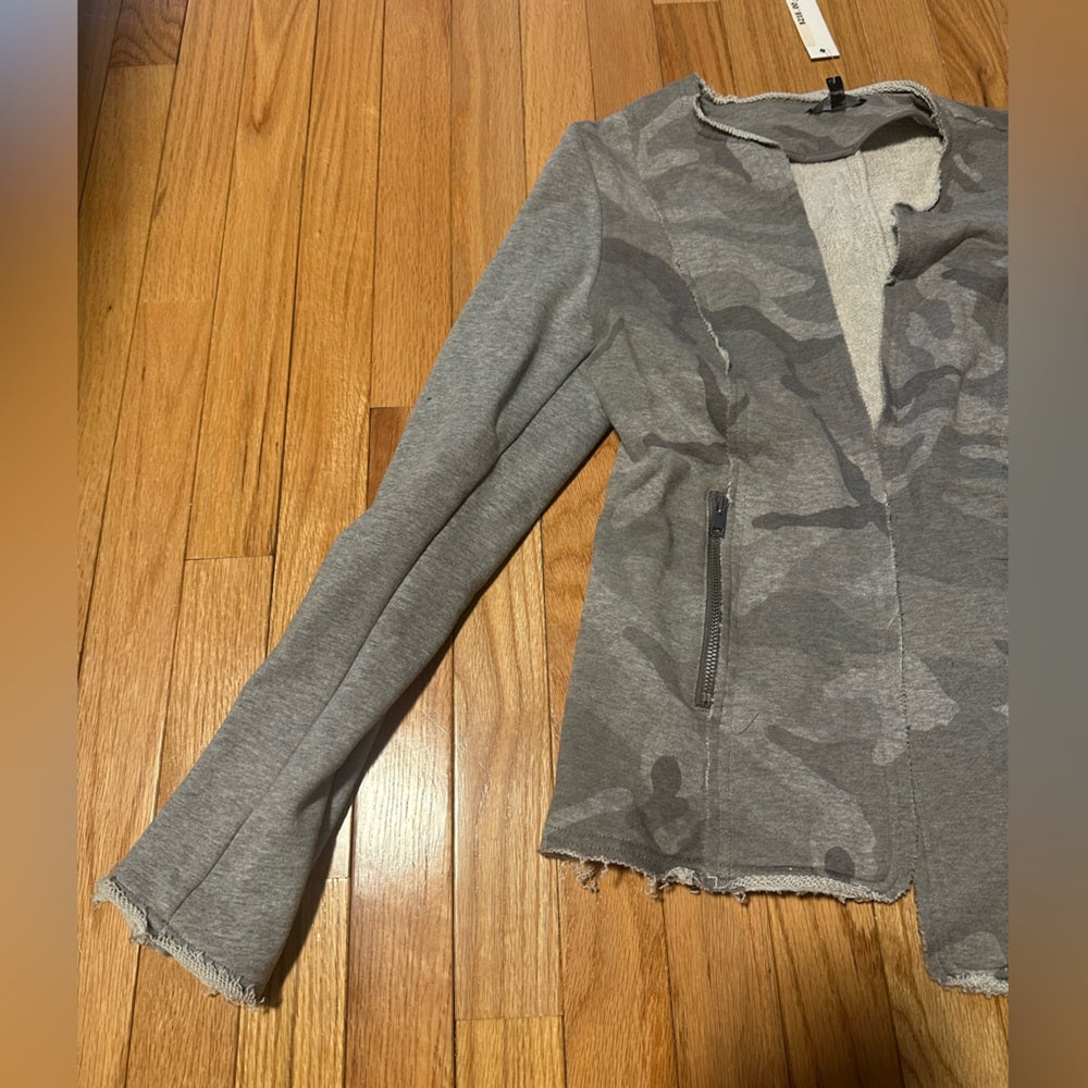 NWT Drew Camo Grey Women's Jacket Size Small