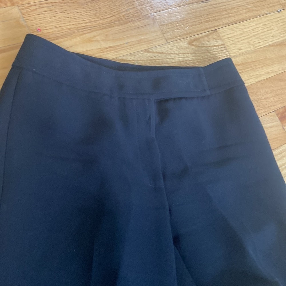 WOMEN’S pants. Black. Size 2P