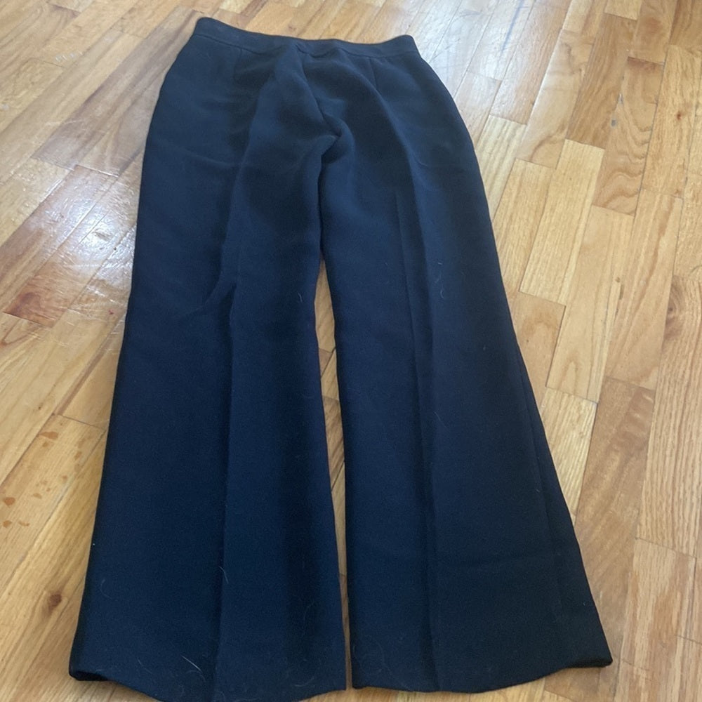 WOMEN’S pants. Black. Size 2P