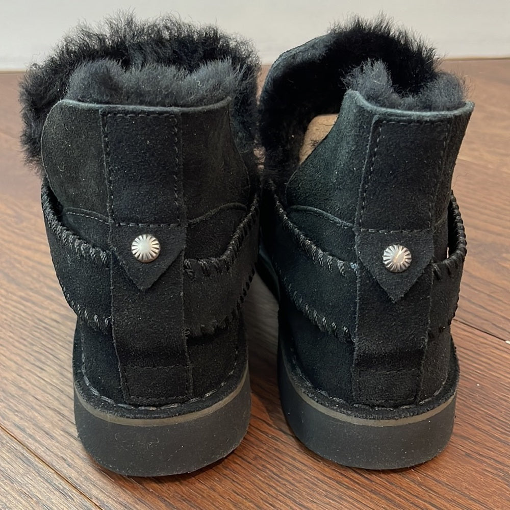 NWT Black Women’s Ugg Short Booties Size 5
