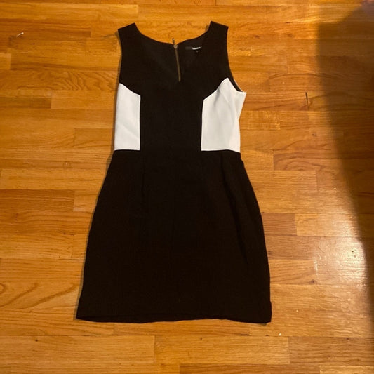 WOMEN’S Naven dress. Black/white. Size 2