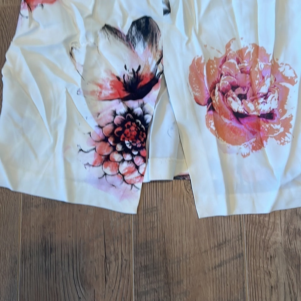 NWT TOPSHOP Woman’s White Floral Dress Size 12