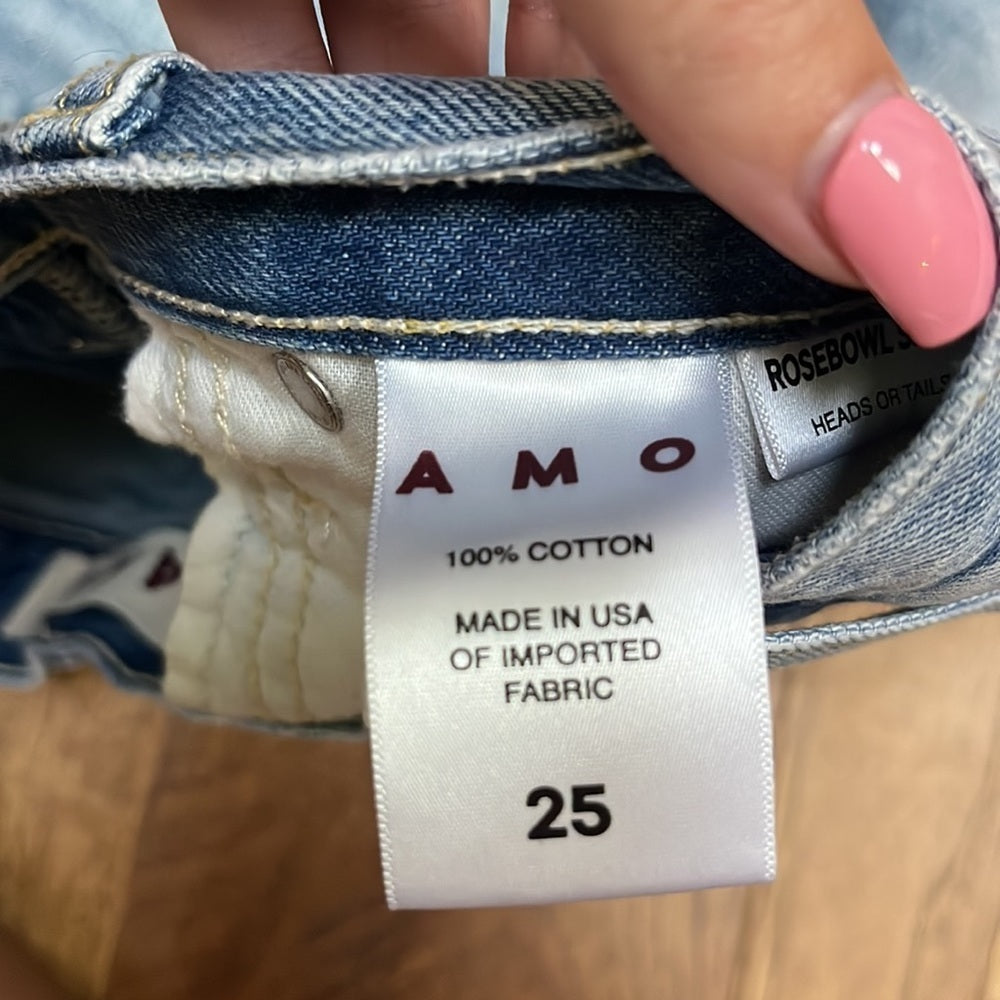 AMO Women’s Light Denim Jean Shorts Size 25