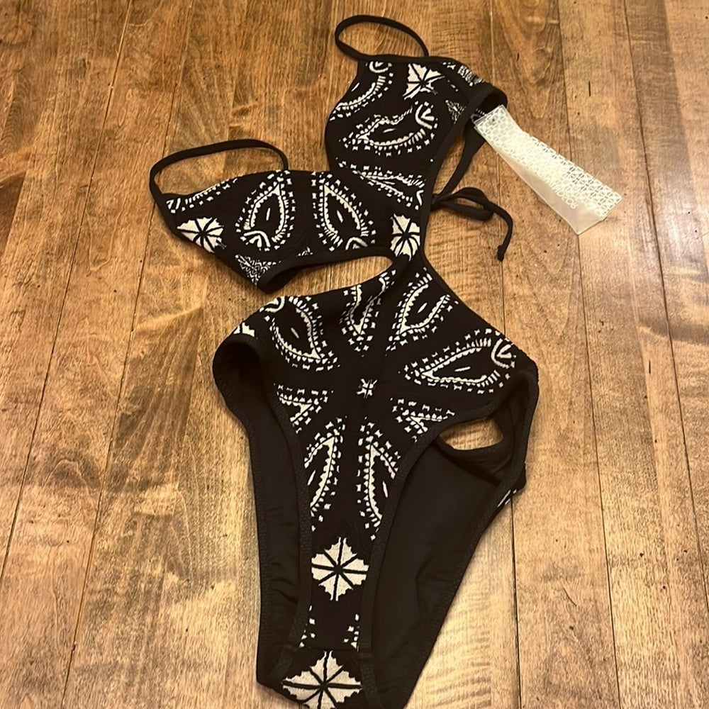 NWT Devon Windsor Women’s Black Printed Crochet One Piece with Cutouts Size S