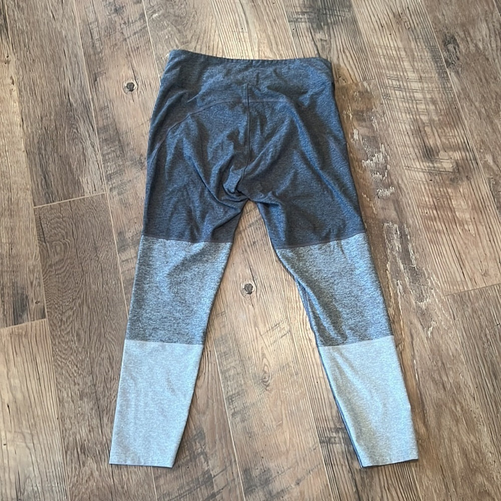 OUTDOOR Voices Woman’s Gray Leggings Size XL