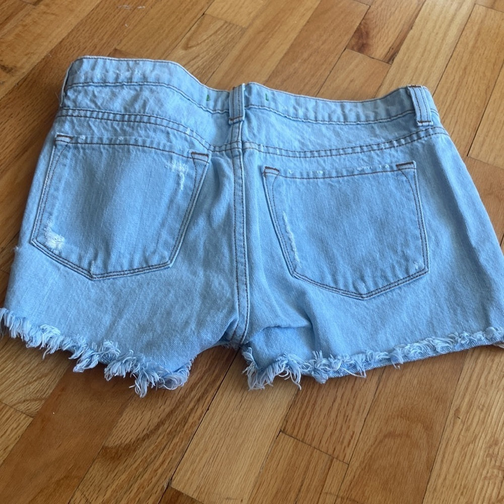 Women’s J brand jean shorts. Blue. Size 28