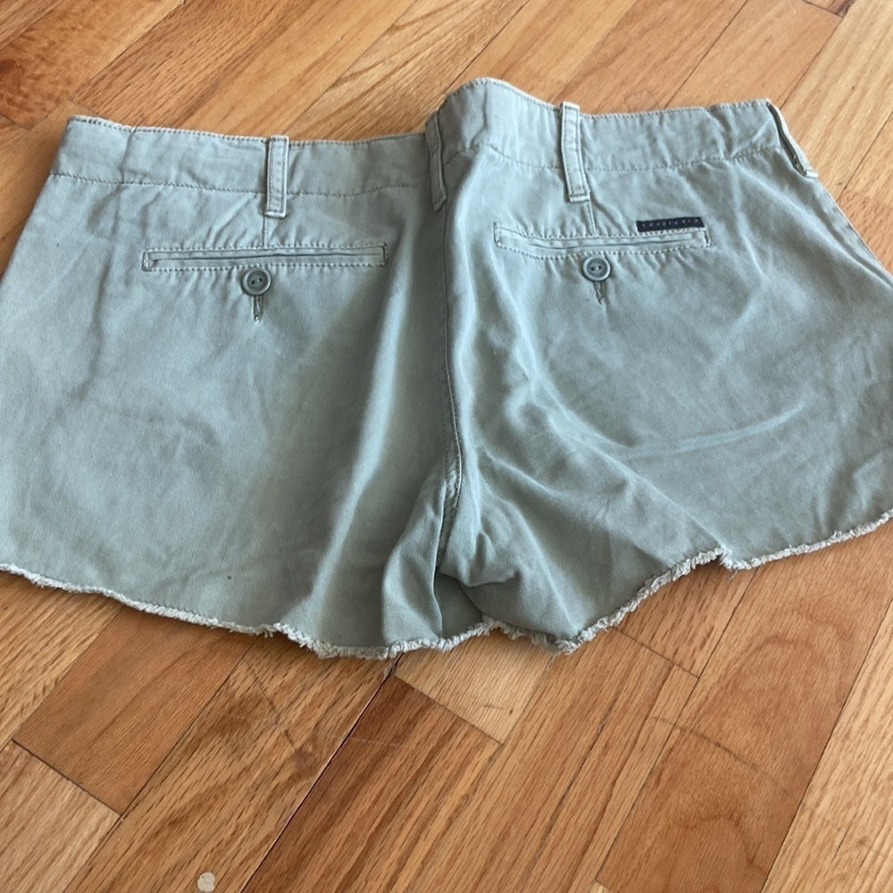 WOMEN’S Sanctuary shorts. Green. Size 28